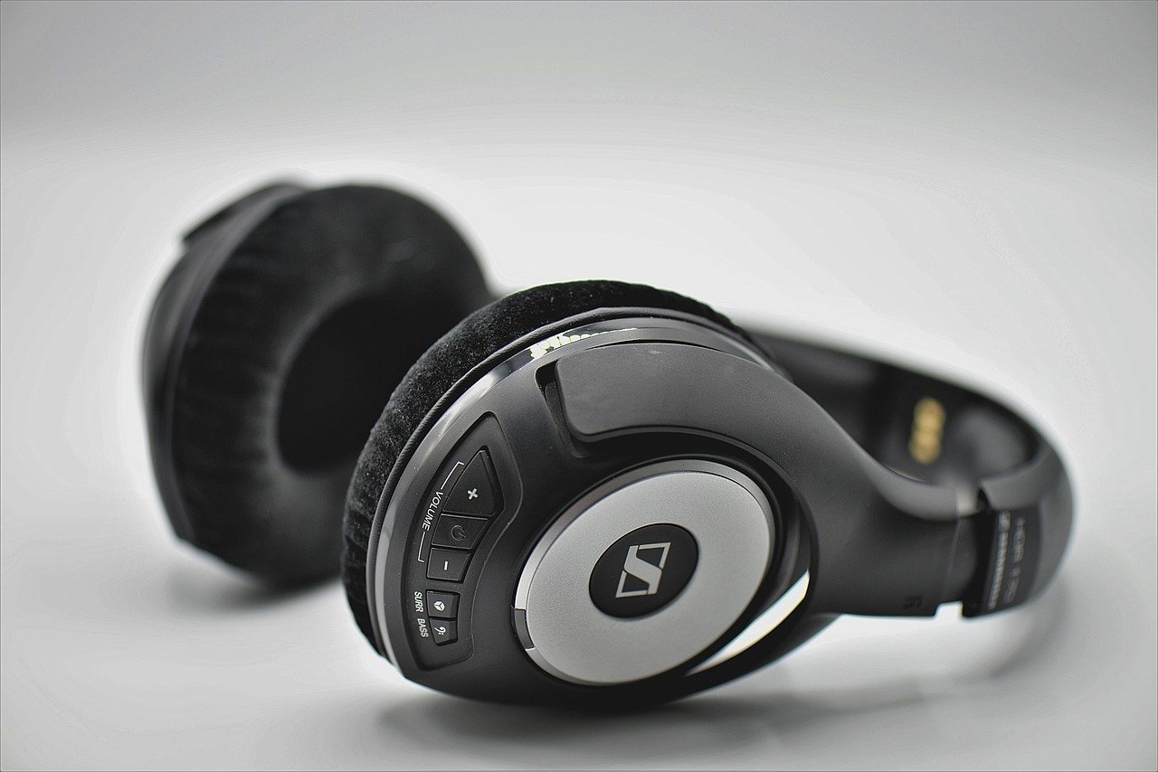 headphones-3683983_1280.jpg