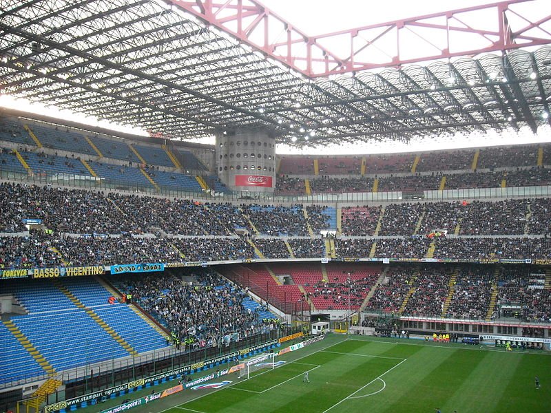 800px-San_siro_09.11.2008.jpg