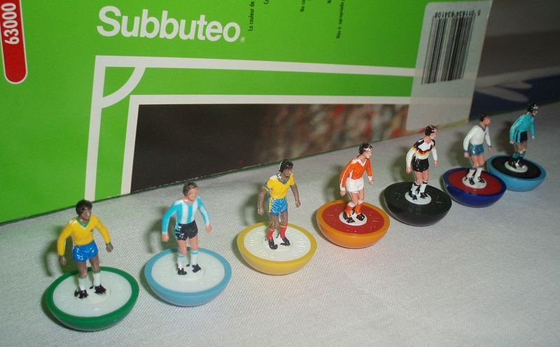 800px-Subbuteo_playersP1010292.JPG