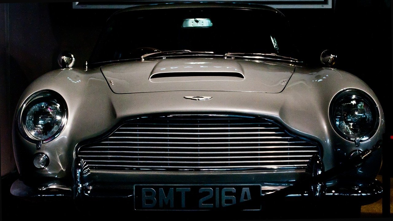 aston-martin-1151525_1280.jpg