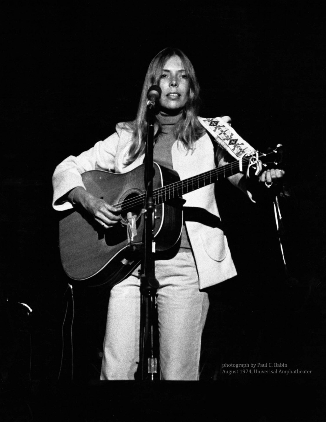 Joni_mitchell_1974.jpg