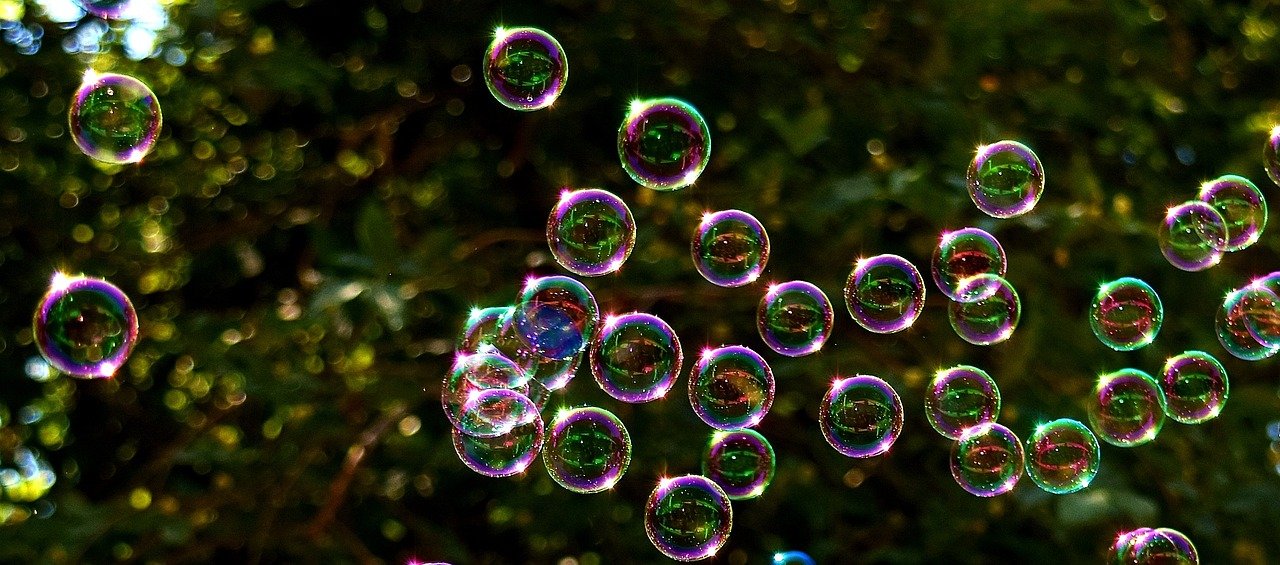 soap-bubbles-2417436_1280.jpg