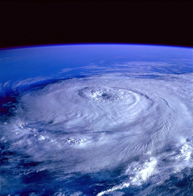 hurricane-92968_640.jpg