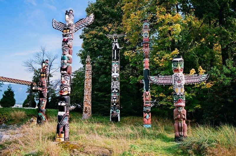 stanley_park_totems.jpg