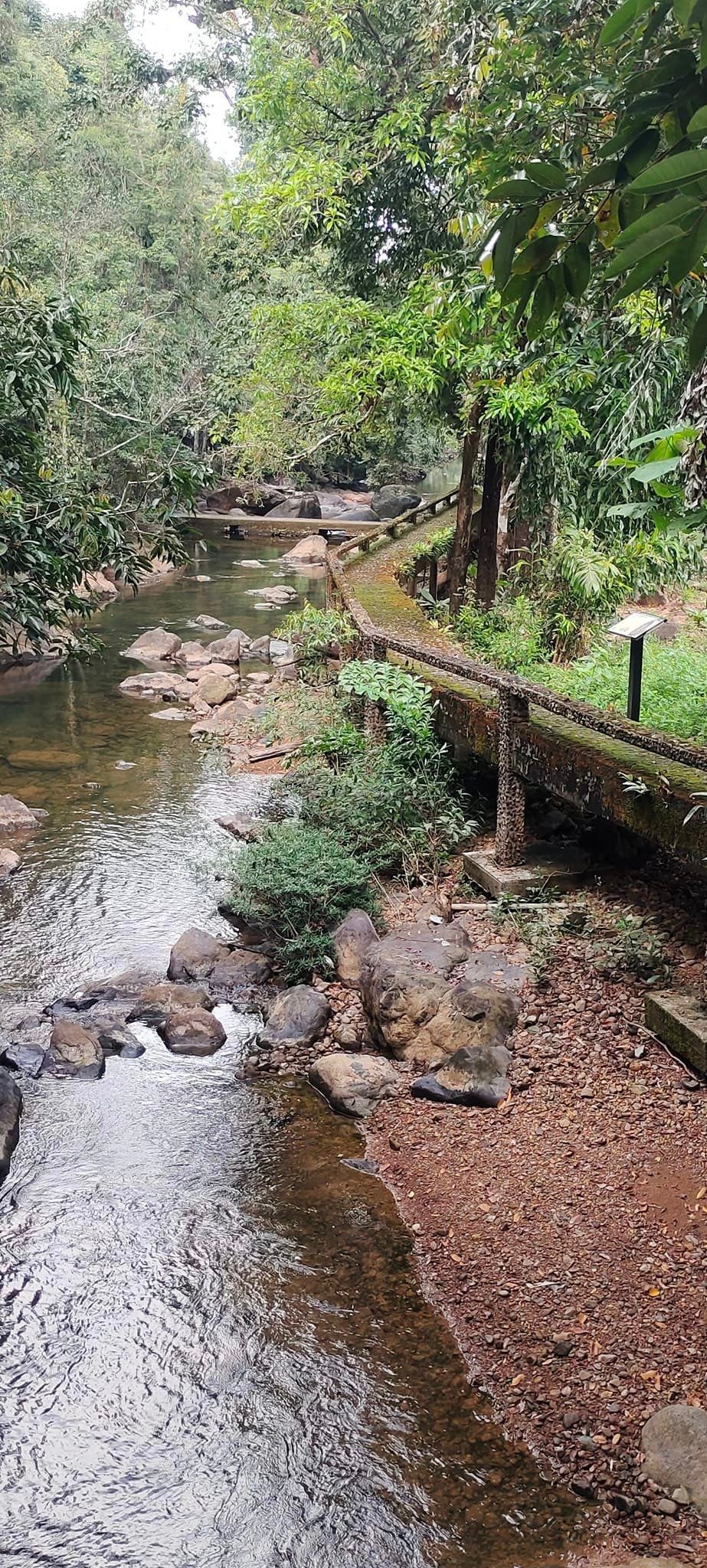 Tarn Mayom Waterfall5.jpg