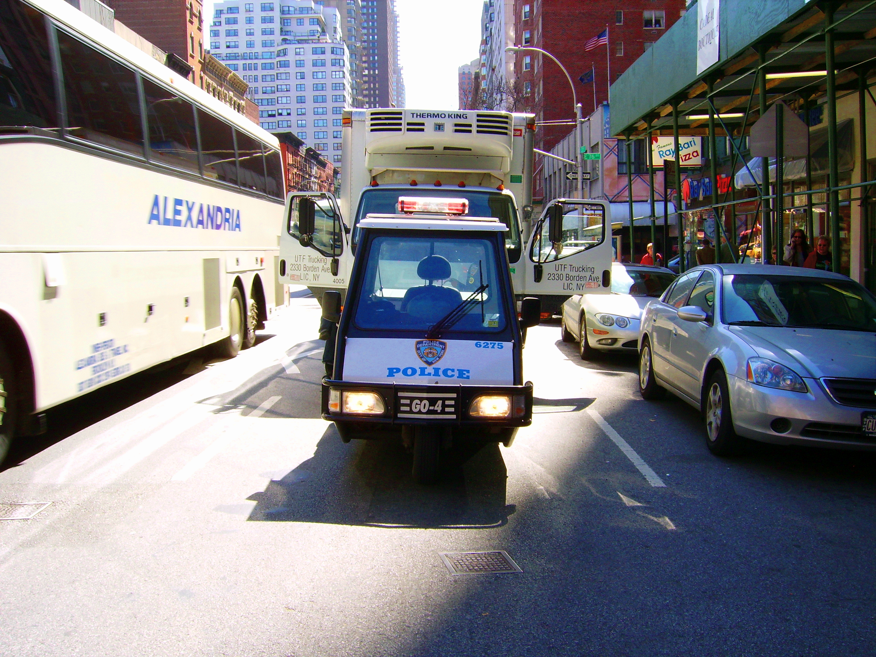 NYC-Till-Broke---IMGP0621---NYPD-GO-4-Urban-Assault-Vehicle.gif