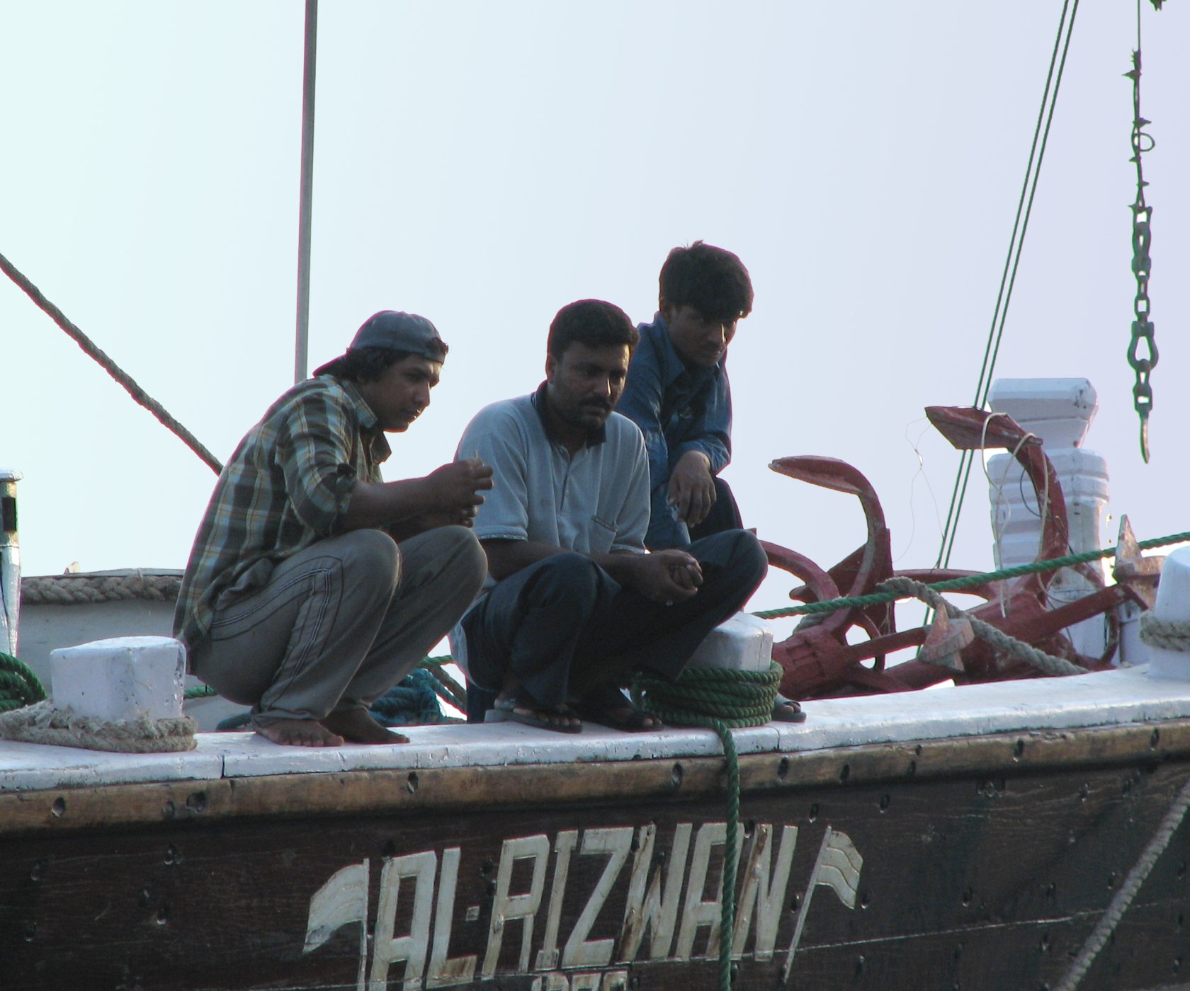 dubai08-workers.jpg