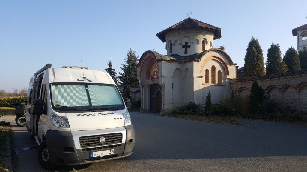 serbien kloster übernachtung.jpg