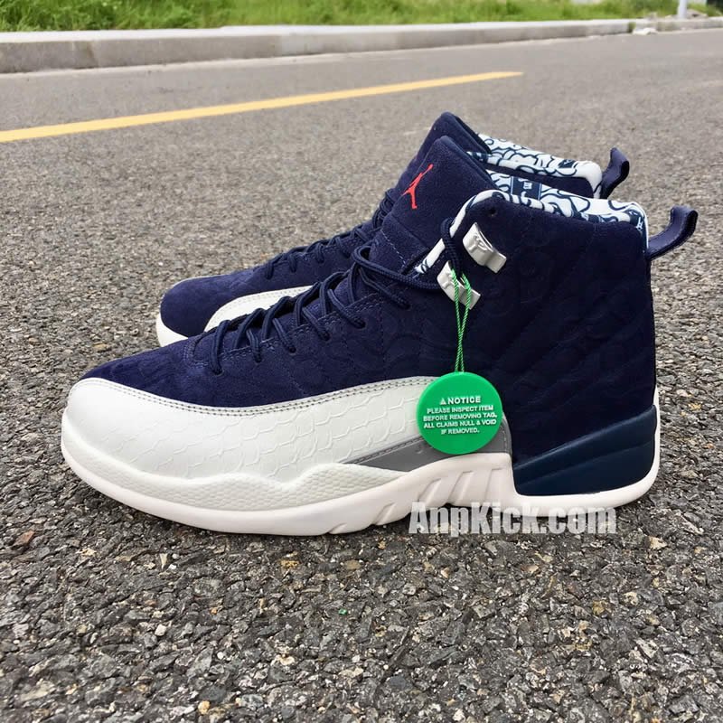 international flight 12s on feet