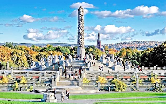 Oslo-Monolitten-Vigelandsparken.jpg