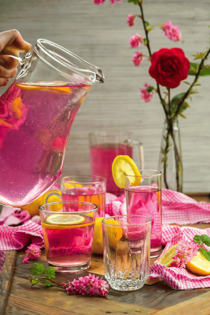 How to Make Naturally Pink Lemonade..gif
