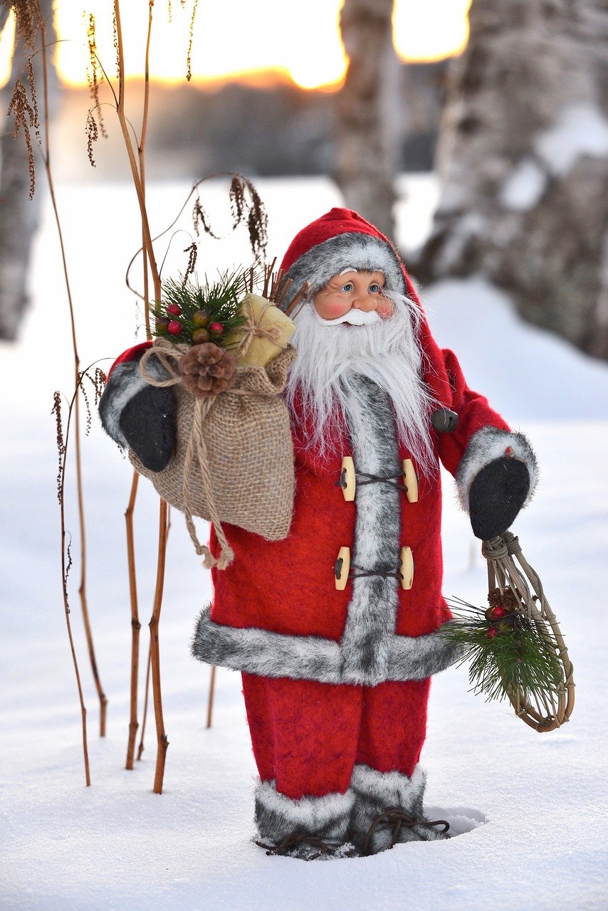 father-christmas-3013595_1280.jpg