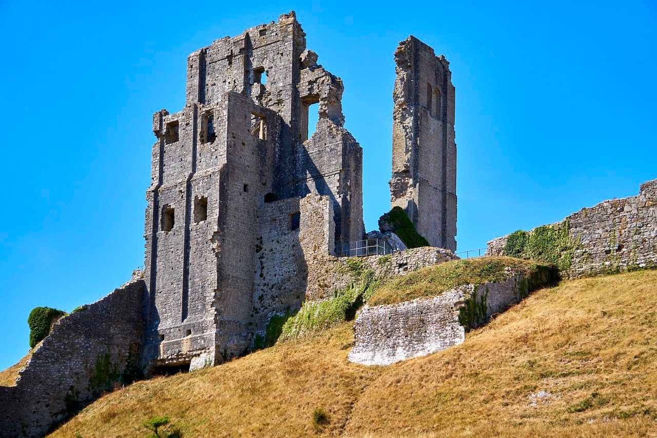 corfe-castle-7359852_1280.jpg