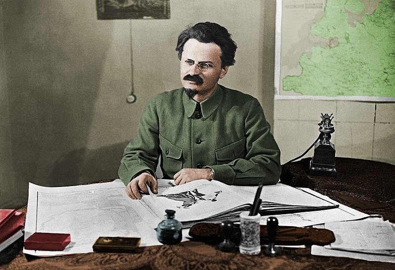 800px-Trotsky_Leon.jpg