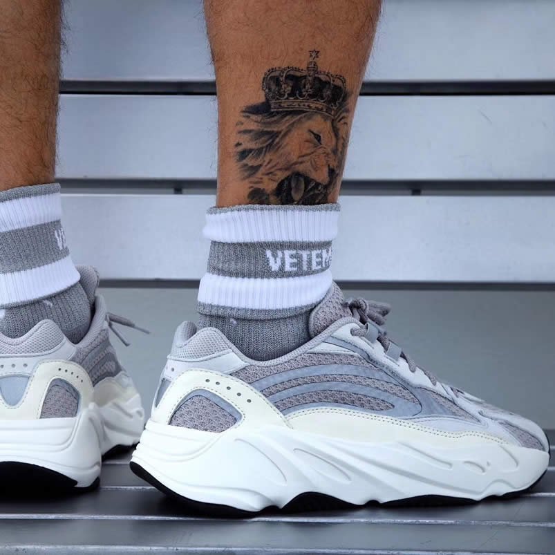 yeezy static 700 on feet