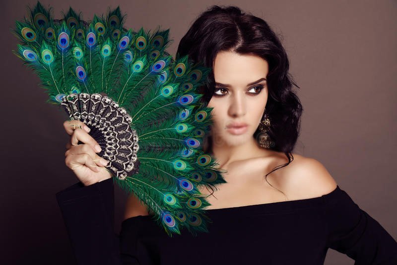 mujer abanico.jpg
