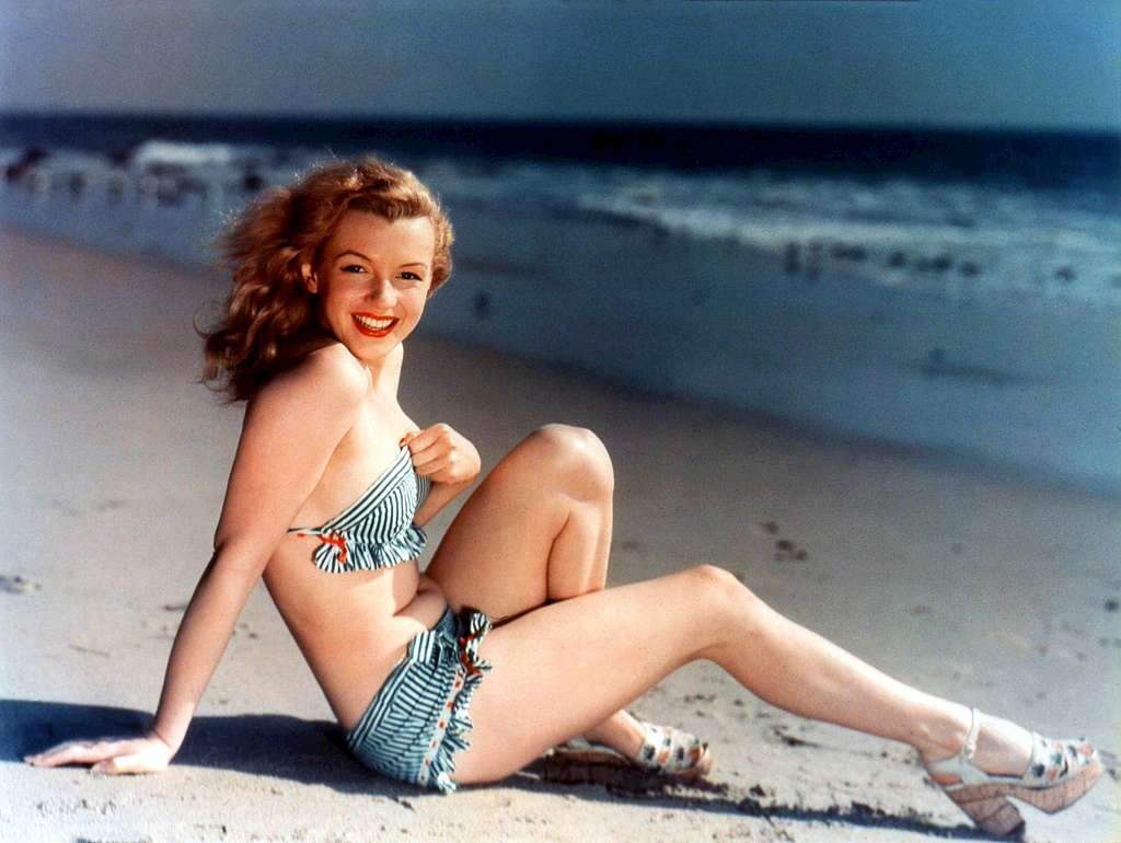 marilyn-monroe-postcard-36184a.jpg