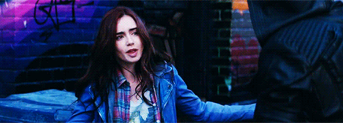 lily-collins-gif-mortal-instruments-5.gif