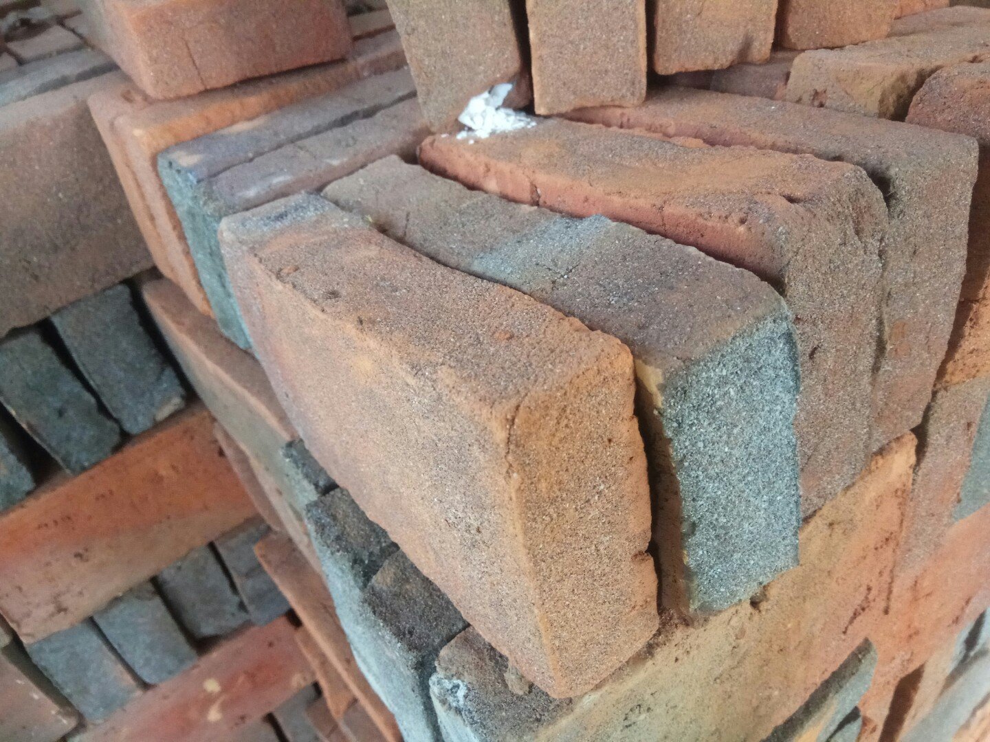 Batu bata sebagai bahan bangunan kita semua yang berasal 