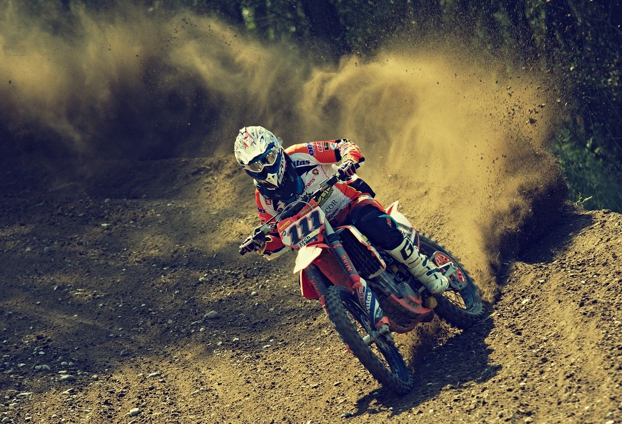 dirt-bike-1868996_1280.jpg