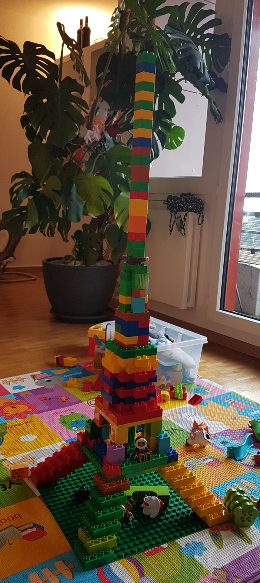 Lego Duplo Eiffel Tower Steemkr