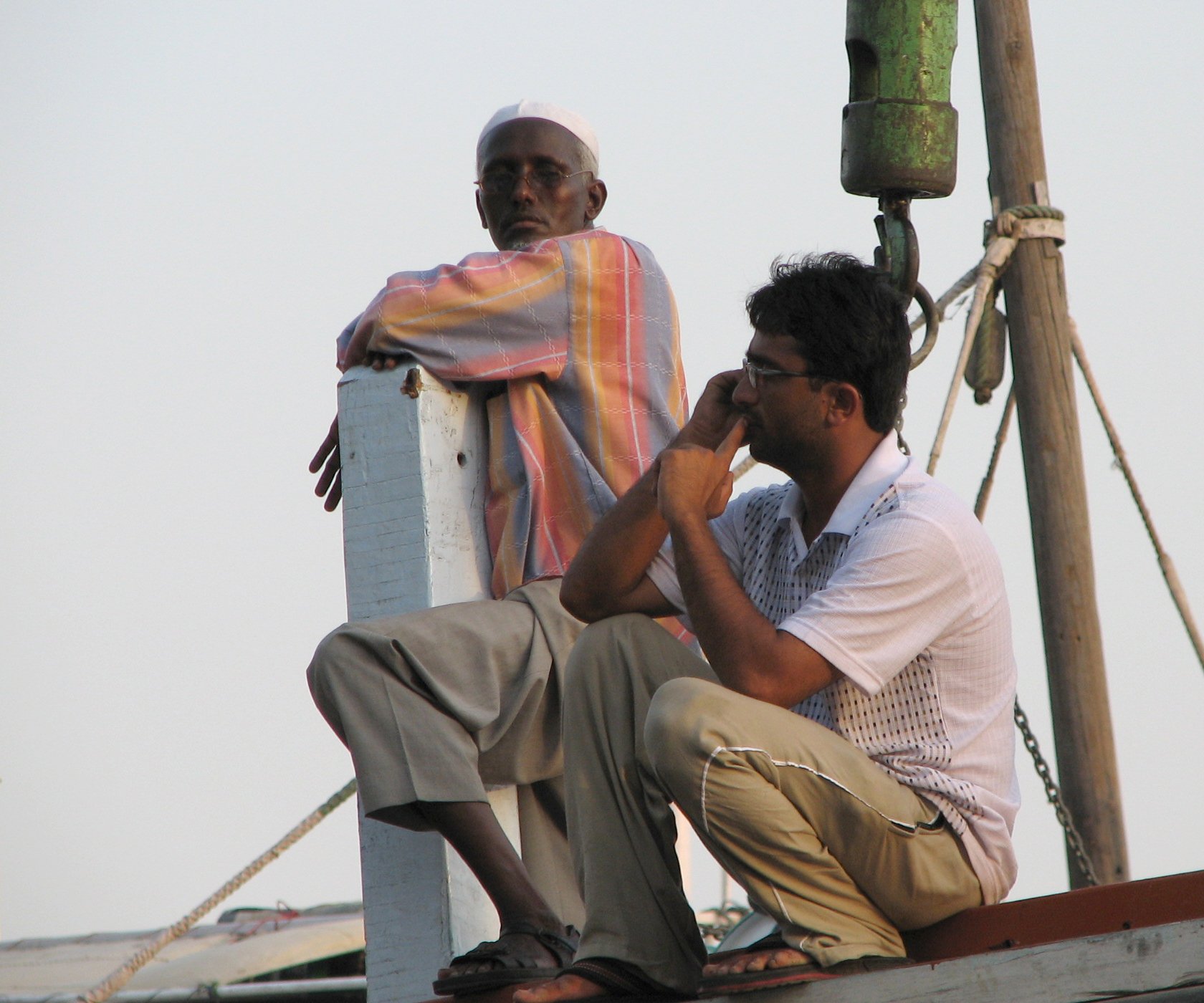 dubai09-workers.jpg