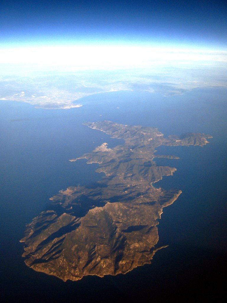 Aerial_view_of_Elba_2.jpg