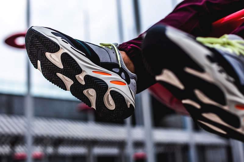 yeezy wave runner canada