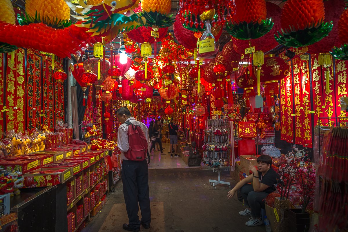 Singapore chinatown street 17.jpg