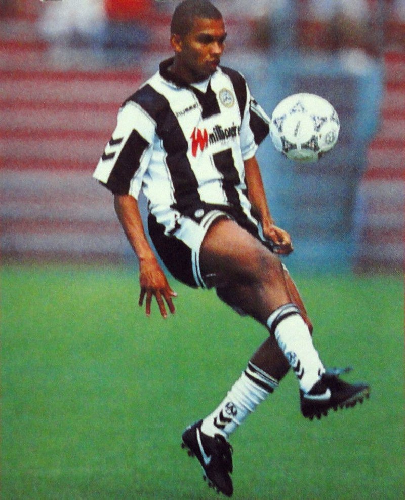 800px-Márcio_Amoroso_-_Udinese_Calcio_1996-97.jpg