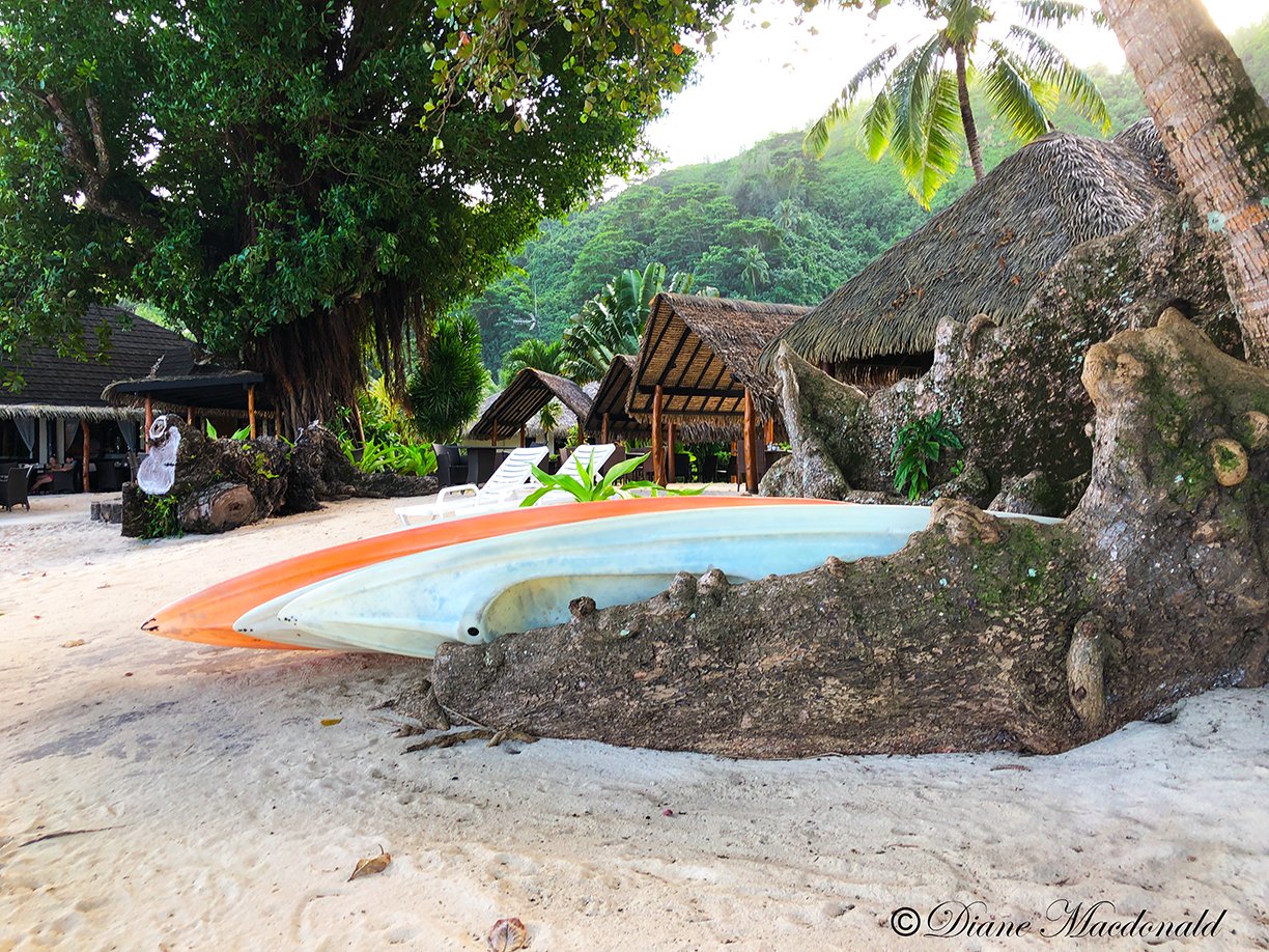 kayaks huahine.jpg