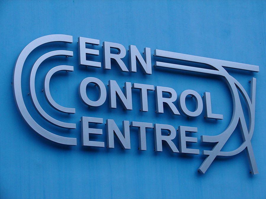 CERN_control_centre_fachada.jpg