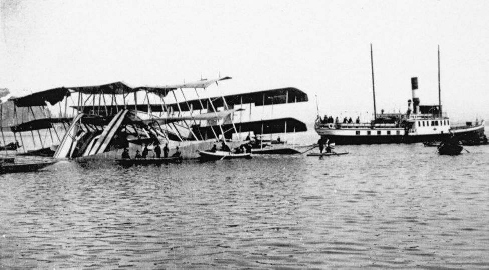 Il_Caproni_Ca.60_dopo_l'incidente,_4_marzo_1921.png