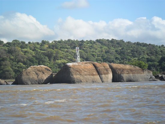 la-piedra-del-medio-orinocomet.jpg