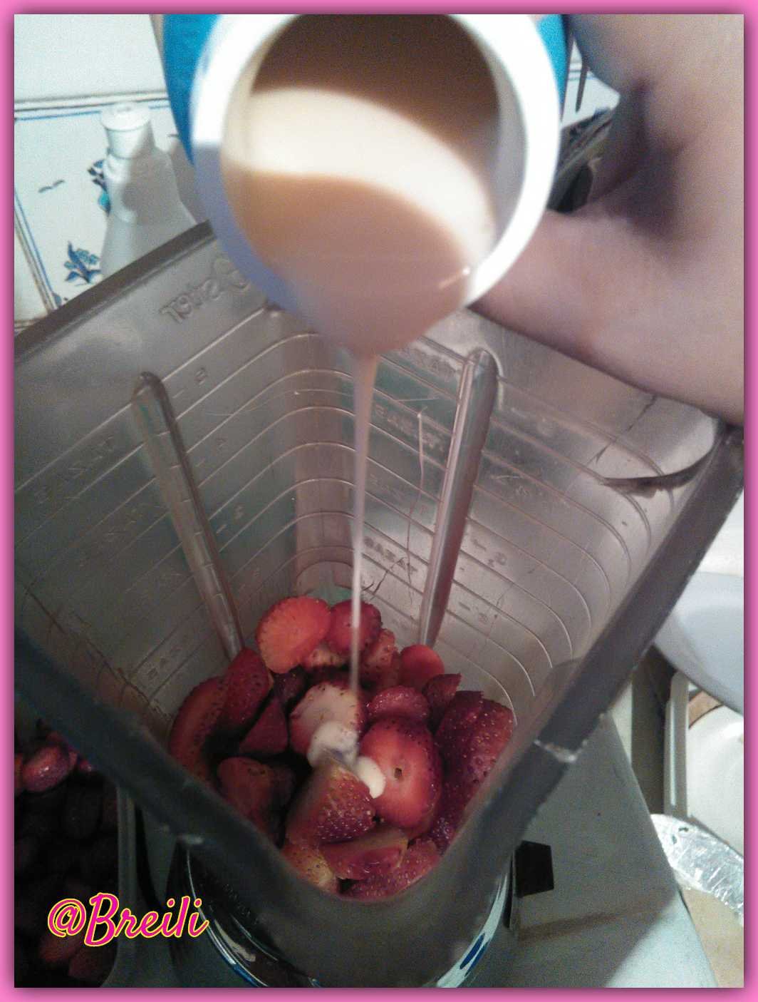 Strawberry smoothie Strawberry smoothie
