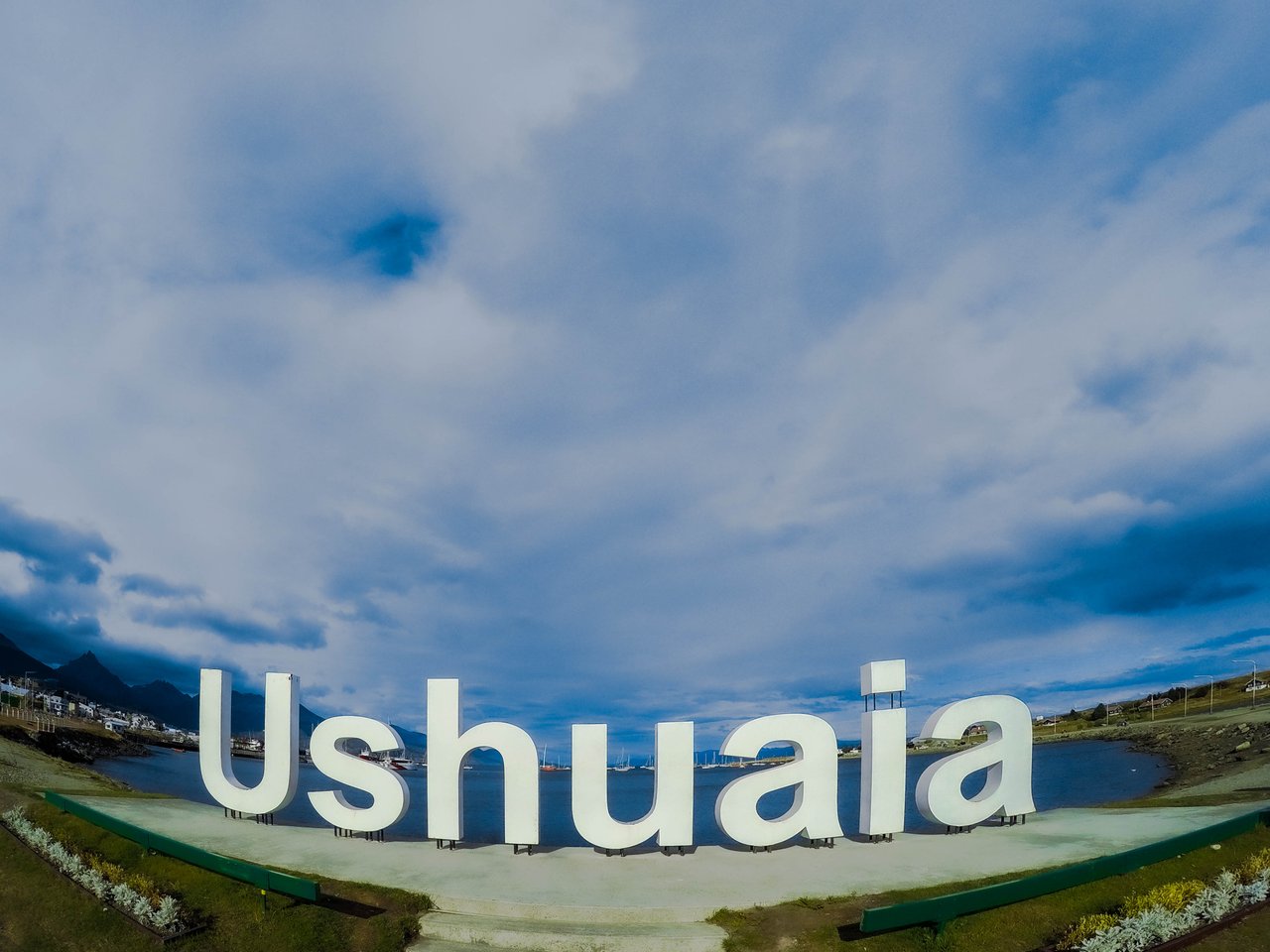 Ushuaia letras.jpg