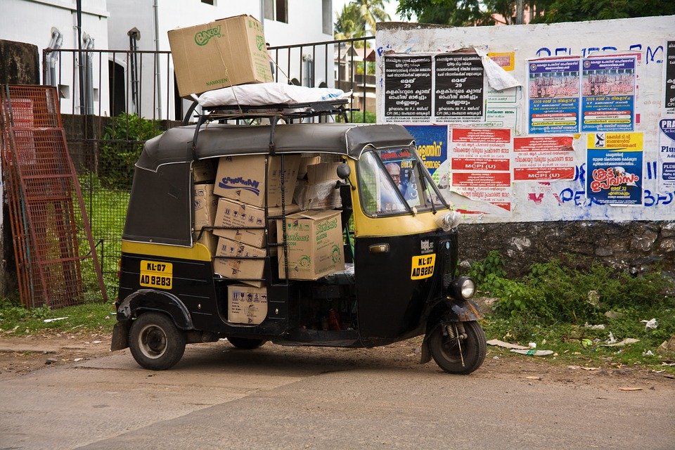 Traffic-Kerala-Tuktuk-India-Transport-165344.jpg