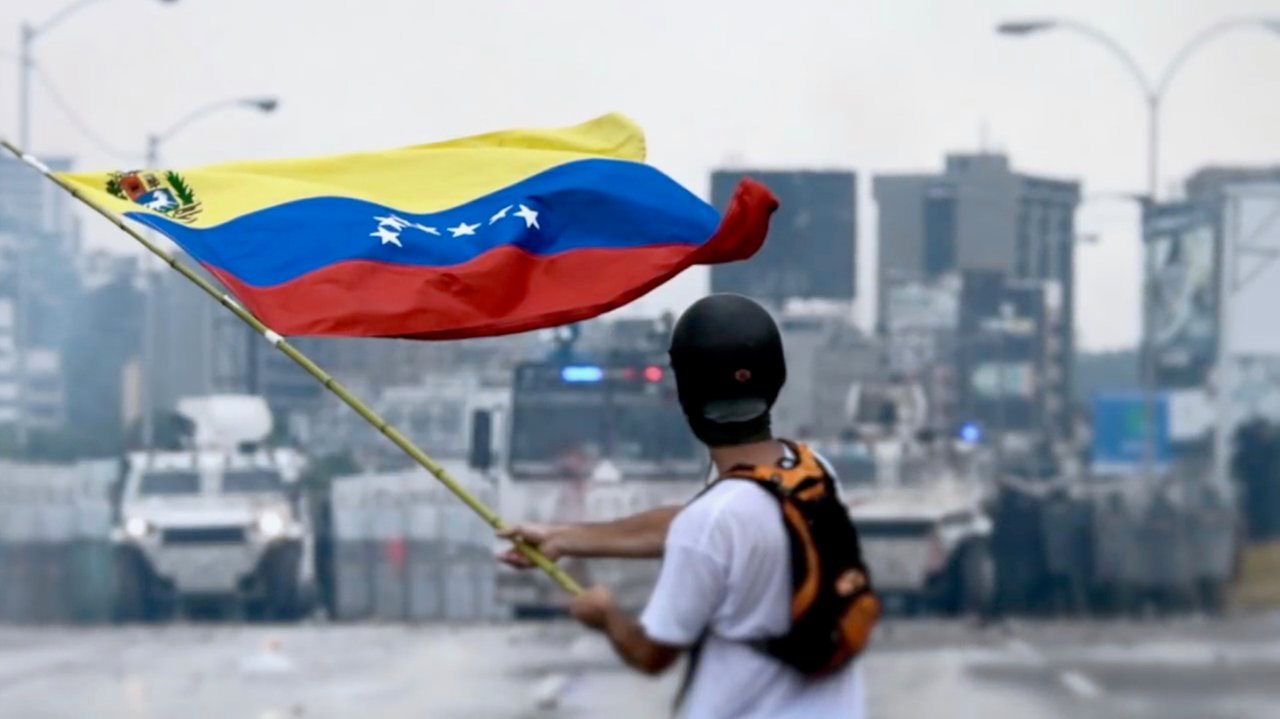 2017_Venezuelan_protests_flag.jpg