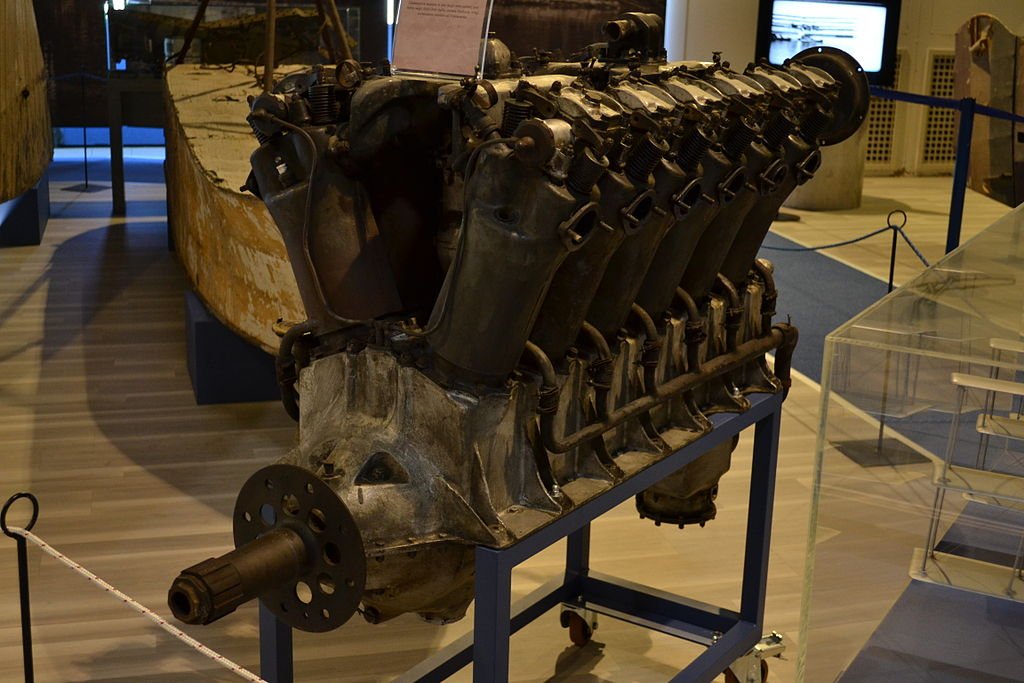 1024px-Caproni_Ca.60_Liberty_engine.jpg