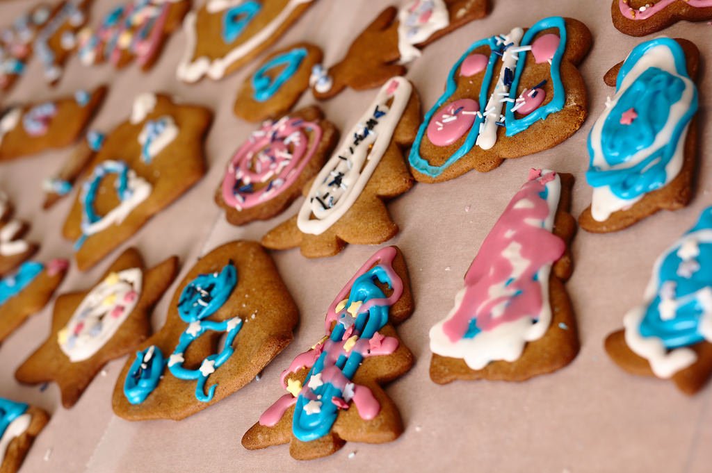 bunch of gingerbread cookies