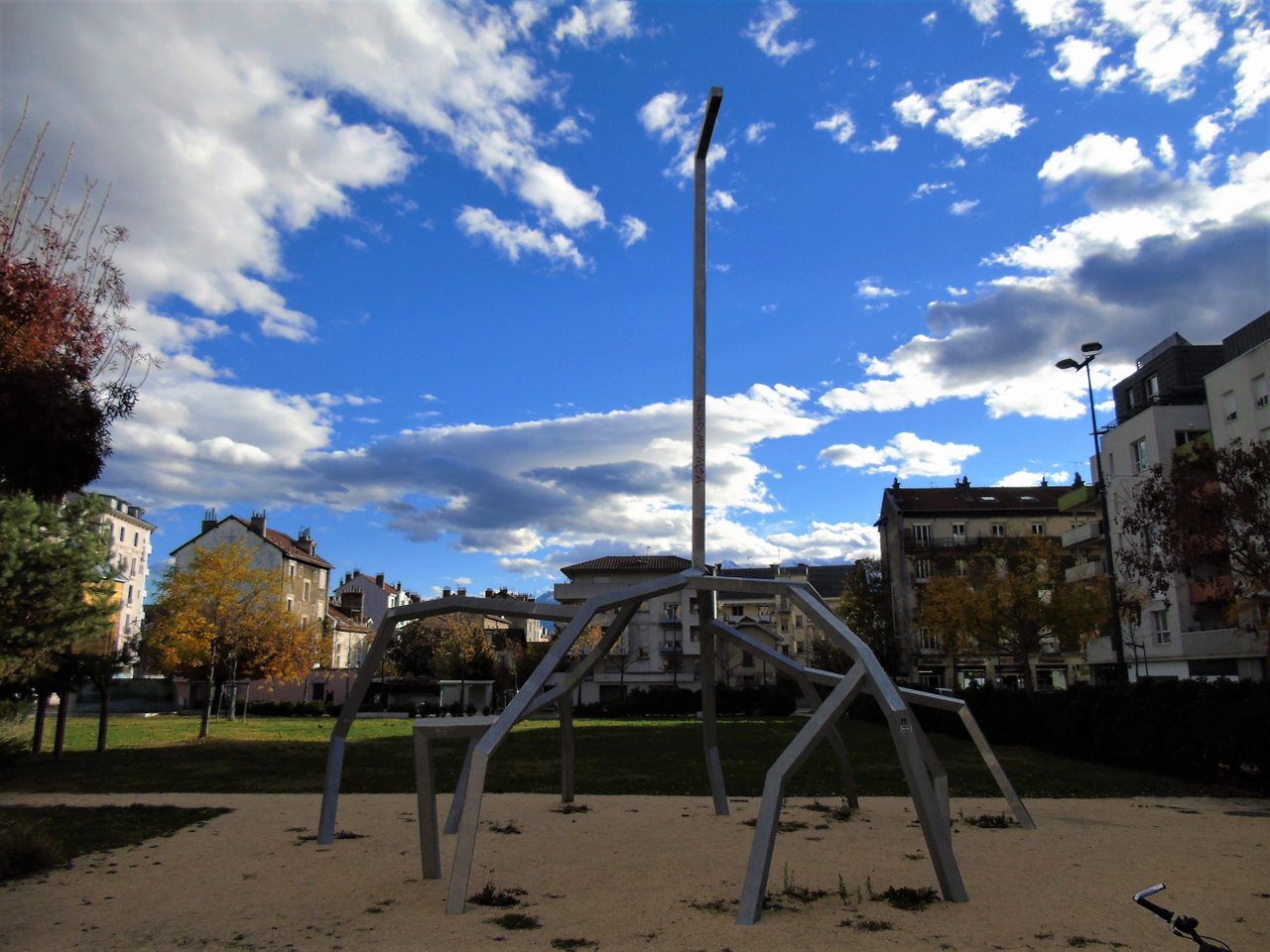 derangedstreet26112019.JPG
