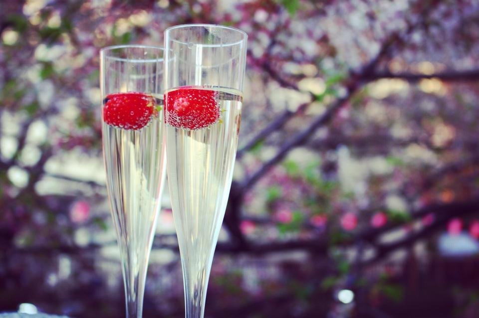 Strawberry Champagne Popular Among Girls 女子に人気のいちごシャンパン Steemkr