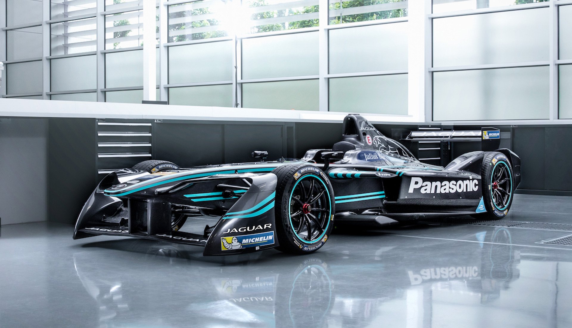 2016-2017-jaguar-i-type-1-formula-e-race-car_100564496_h.jpg