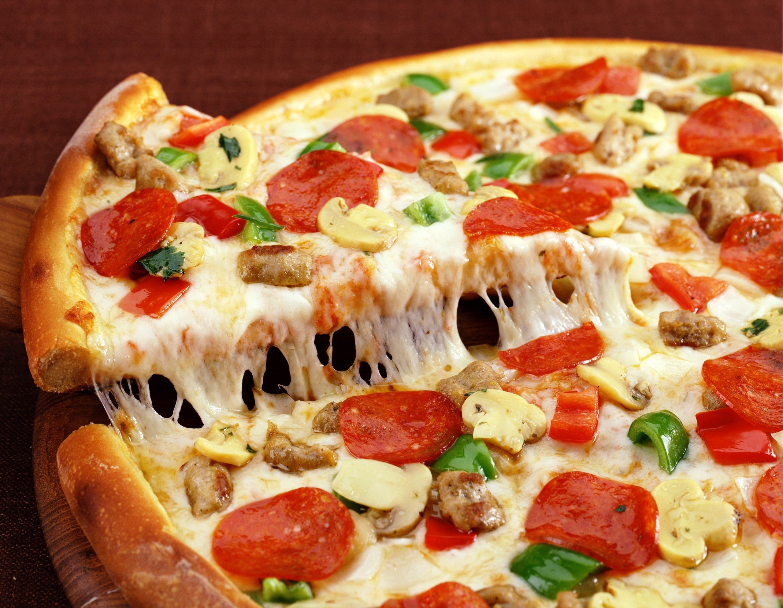 Sucuklu Pizza Tarifi Sucuklu Pizza Tarifi