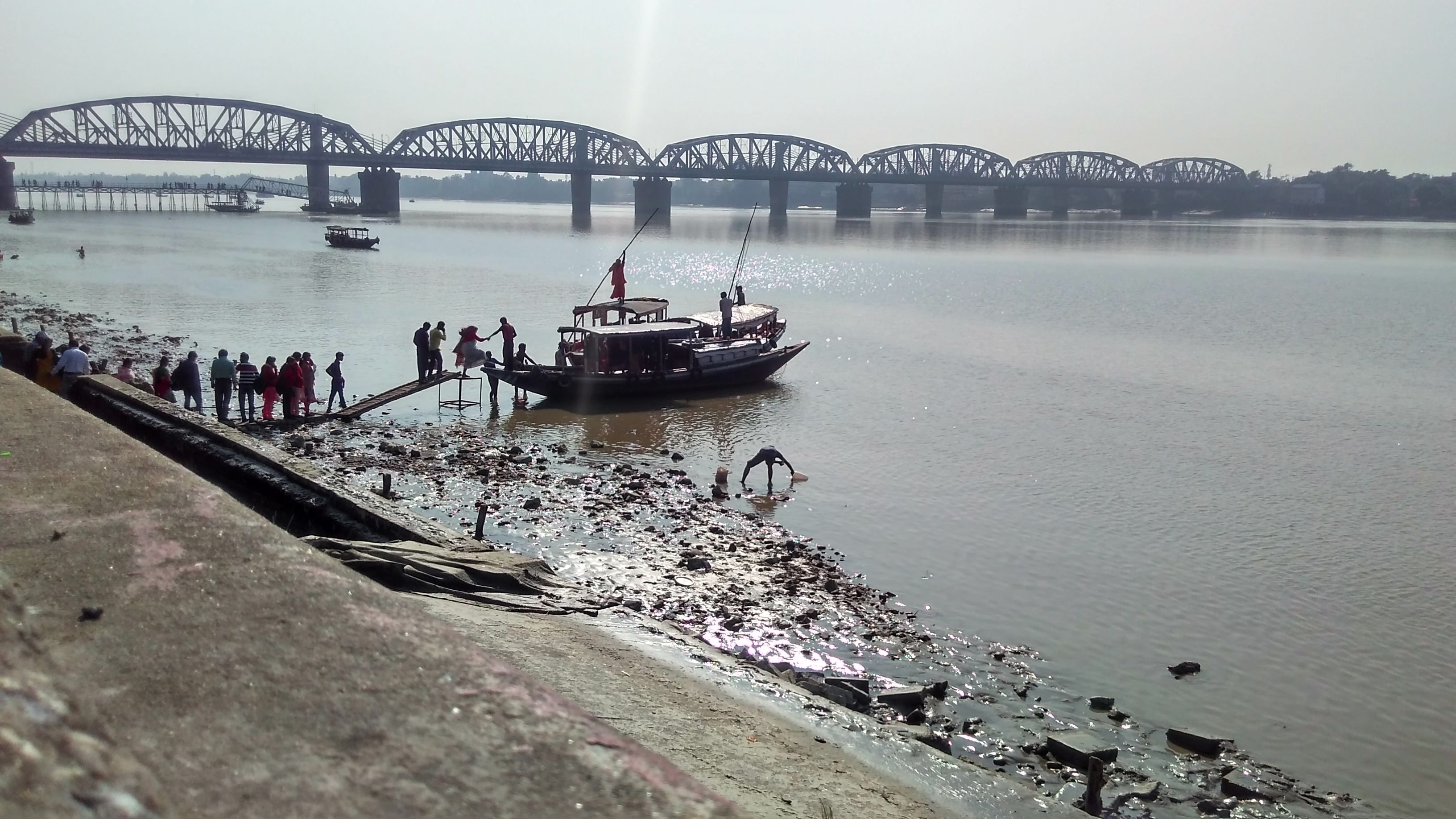 boatman-of-ganges-more-shots