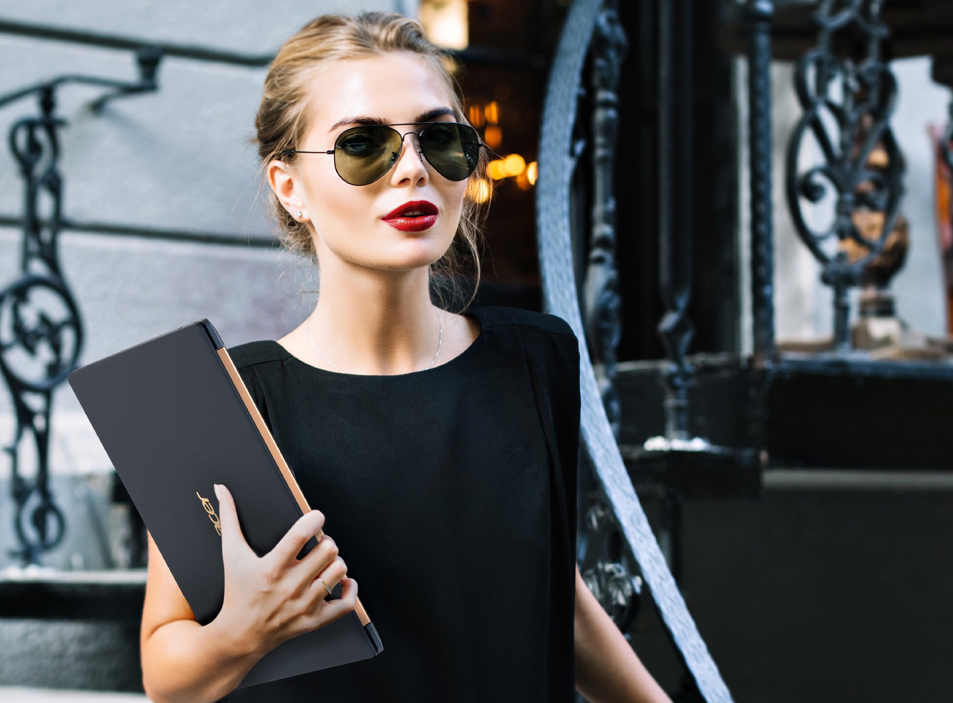 Acer-Swift-5_features_lifestyle_large.jpg