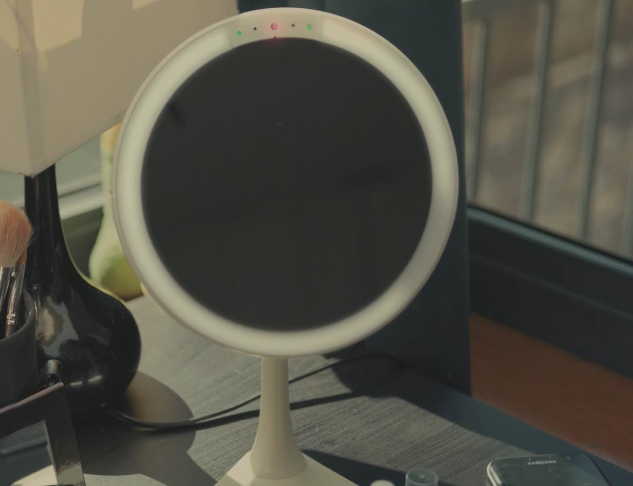 Shezmirror-Smart-Skincare-Mirror-002.jpg