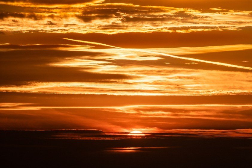 soleil sous l'horizon la Terre plate est impossible