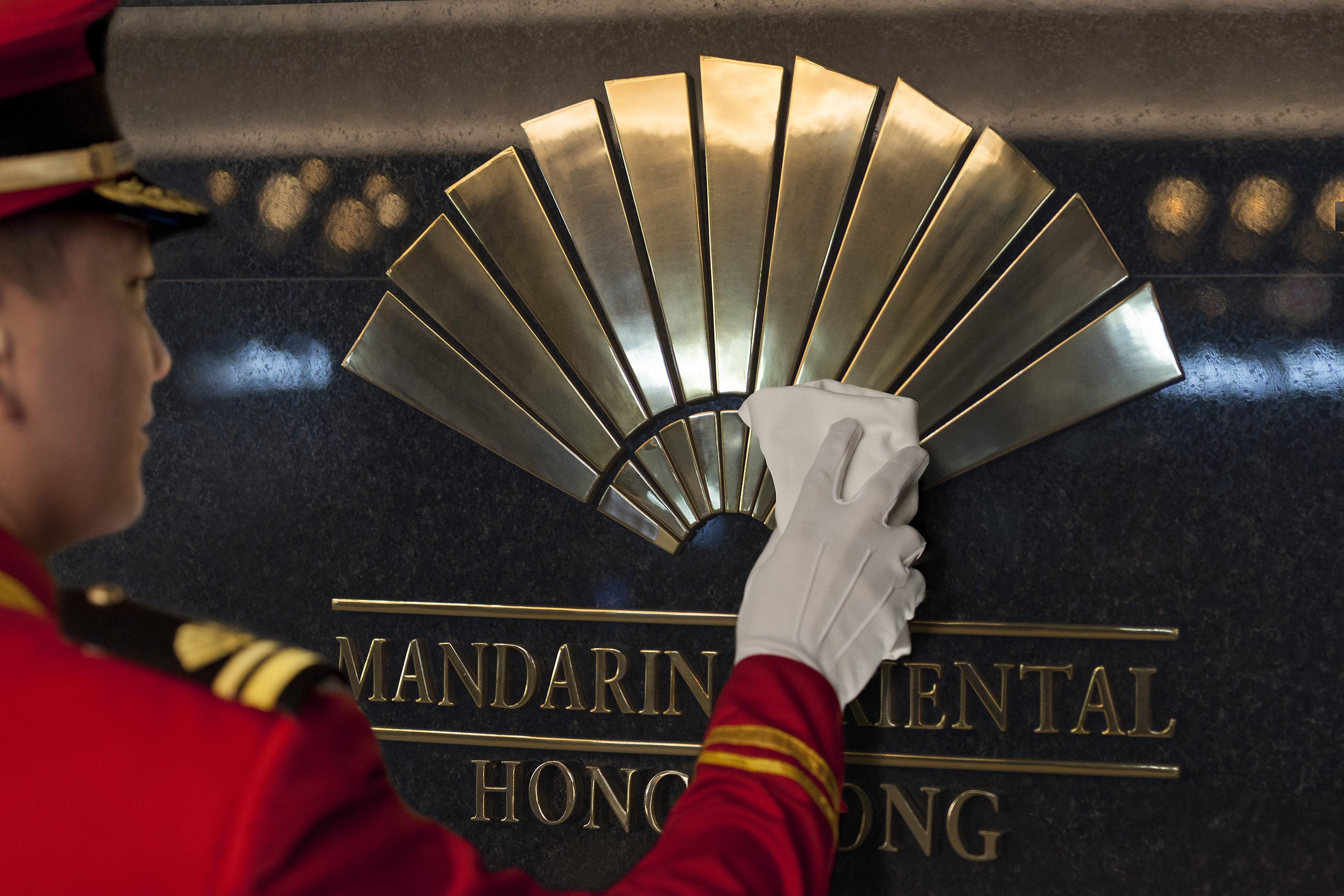 hong_kong_13_service_doorman