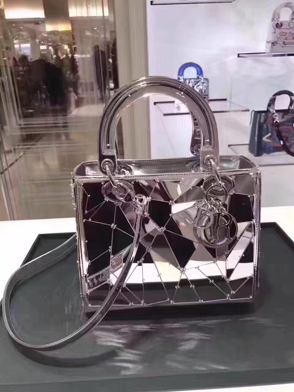 Lee bul dior clearance